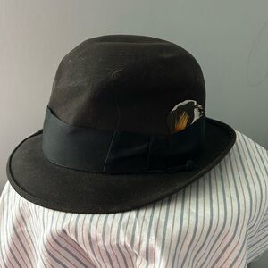 Buckle Black Hat with Cream Lining